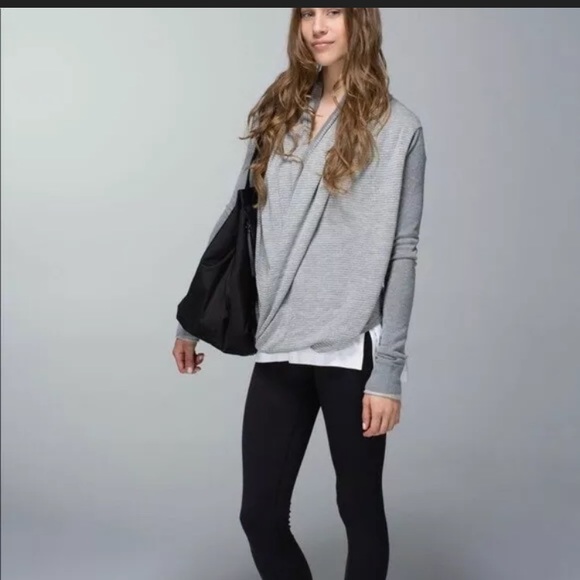 Lululemon Iconic Wrap - Picture 5 of 15